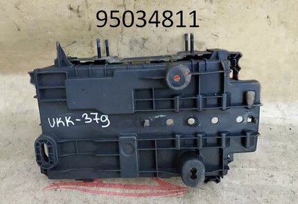 Подставка аккумулятора R4/Cobalt 95034811 на Равон Р4, Кобальт